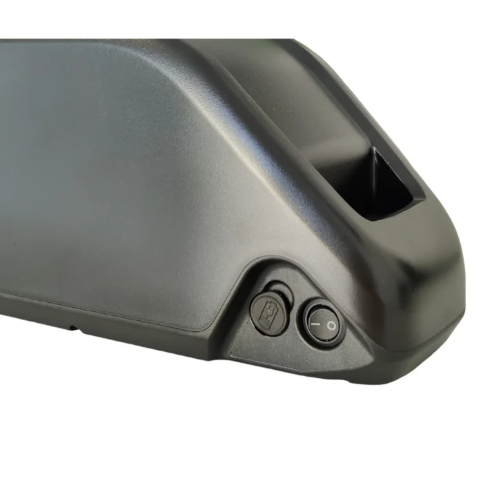 Carcasă Reention DP-5 pentru acumulator e-bike 48V, 56 celule 21700, încărcare 2A, buton ON/OFF – 2